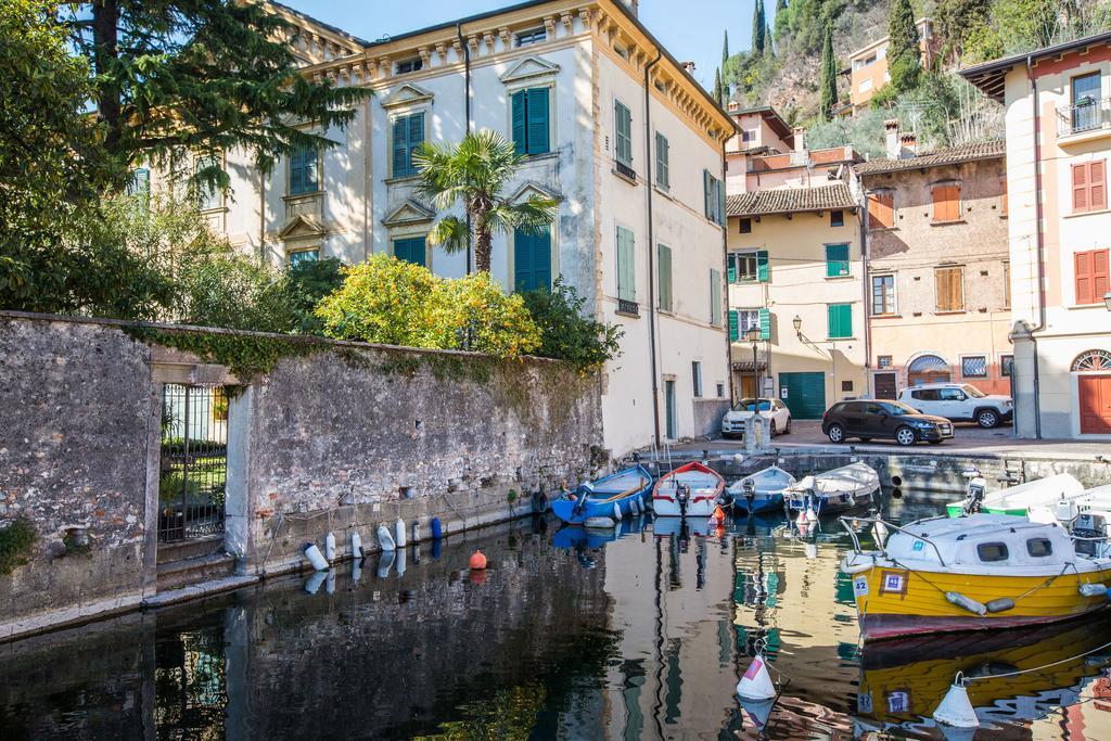Il Batti Apartment Water Front And Private Beach Toscolano Maderno Eksteriør billede