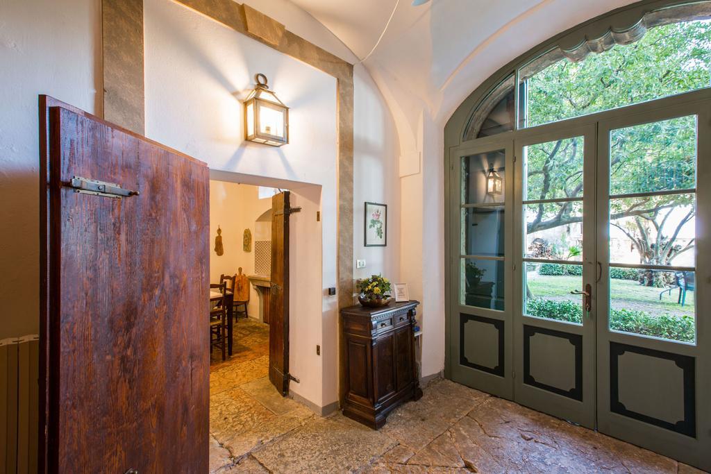 Il Batti Apartment Water Front And Private Beach Toscolano Maderno Eksteriør billede