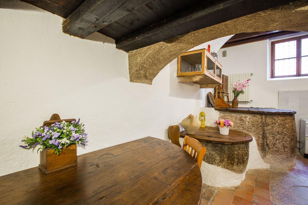 Il Batti Apartment Water Front And Private Beach Toscolano Maderno Eksteriør billede