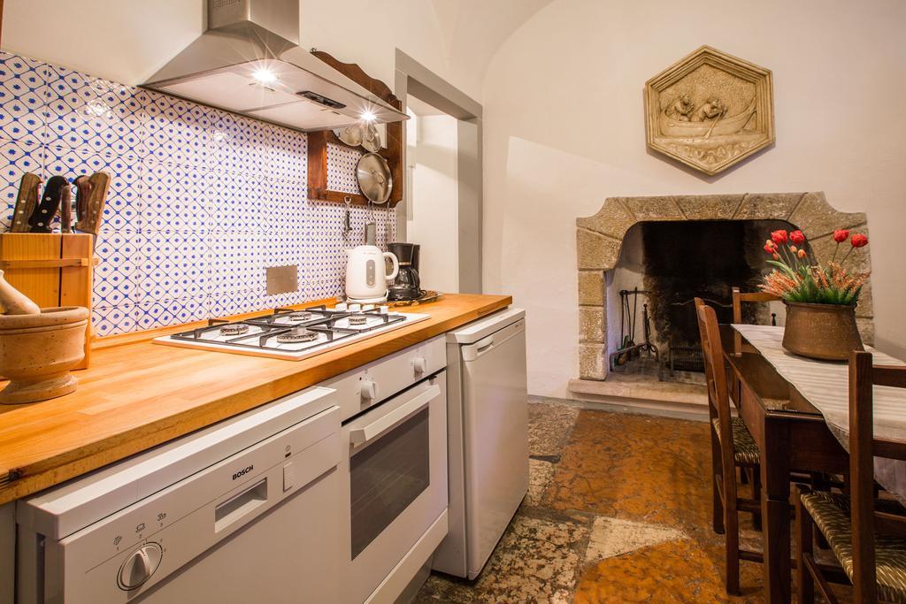 Il Batti Apartment Water Front And Private Beach Toscolano Maderno Eksteriør billede