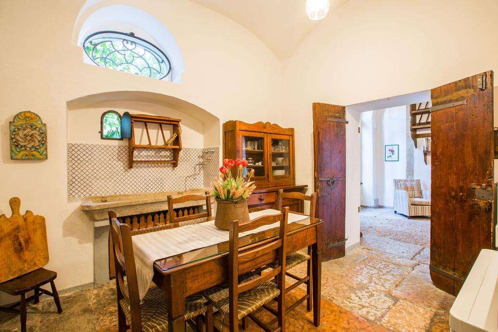 Il Batti Apartment Water Front And Private Beach Toscolano Maderno Eksteriør billede